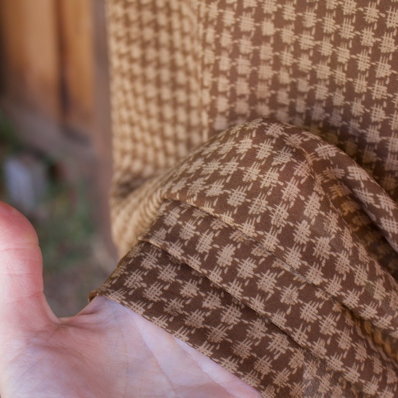 Vintage Jones New York 100% Silk Abstract Print Brown Button Down Blouse - Picture 6 of 14